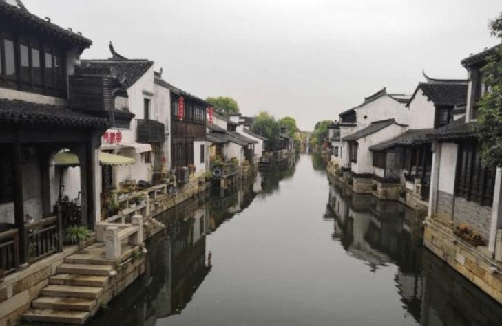 孩子是不是要跟父母双方的姓呢？